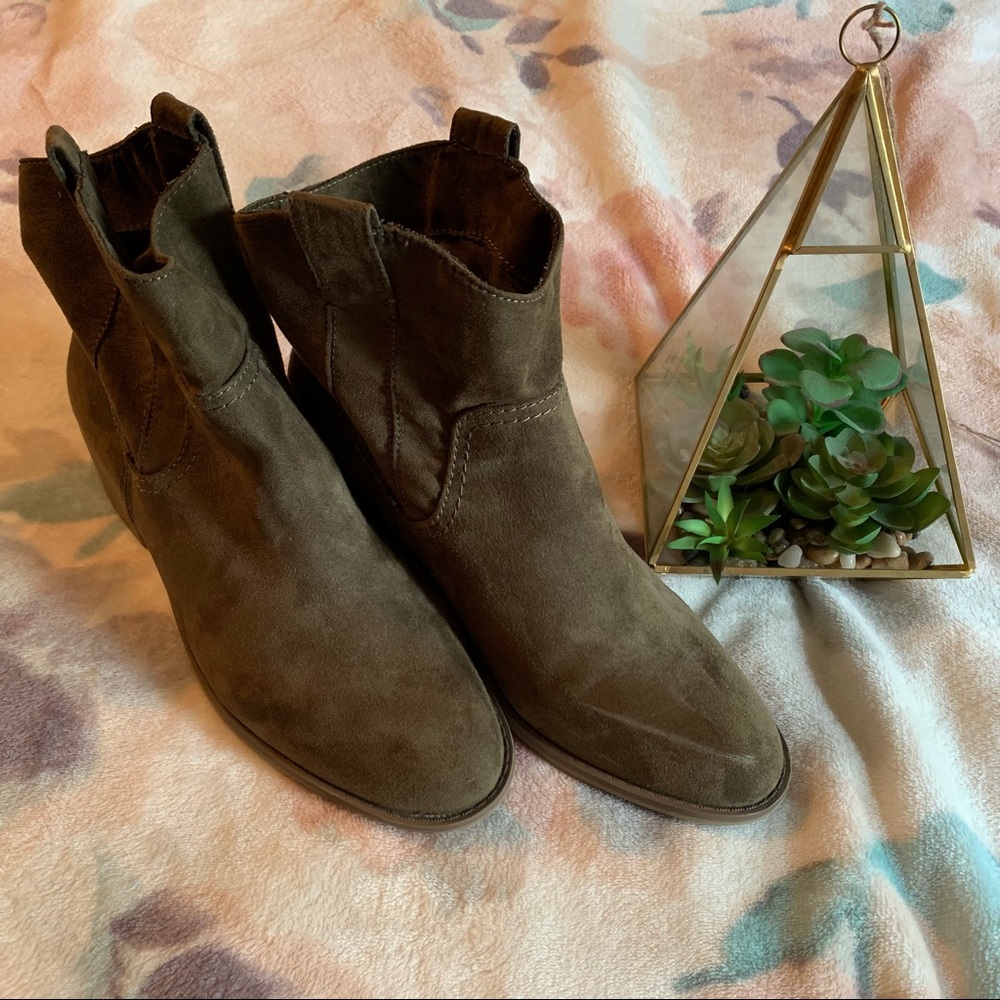 Merona Green Ankle Booties size 11 - Picture 1 of 8